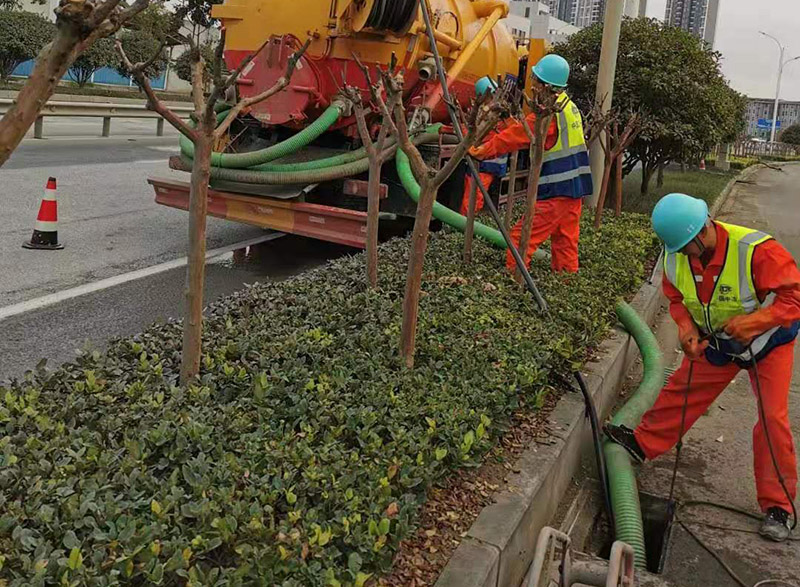松潘市政管道清淤